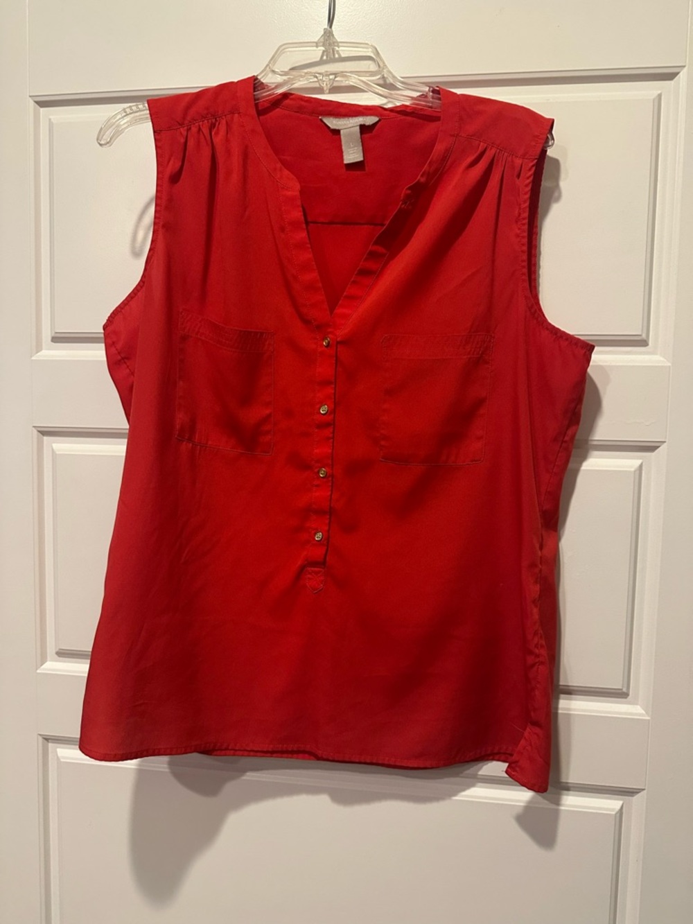 Banana Republic Red Sleeveless V-Neck Button Front Blouse